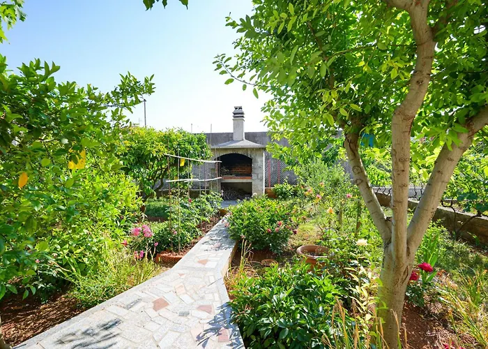 Apartment Jardin With Free Cowered Parking
